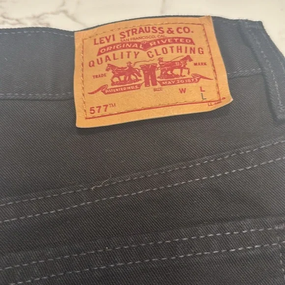 Levi's Black Lower Rise Loose Fit Jeans - Picture 6 of 8